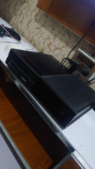 Xbox one with original accessories