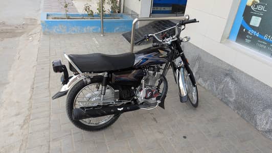 Honda cg 125 2025 model  black color
