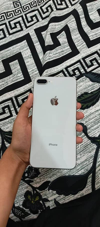 Iphone 8+ factory unlock 64 gb 75% battery touch if working