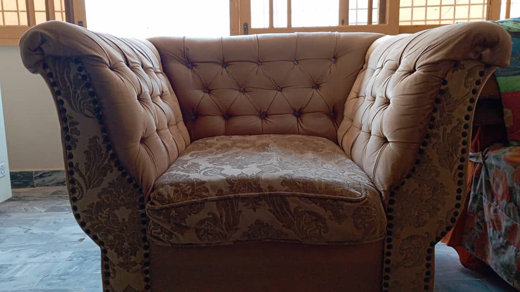 7seater sofa or table 0