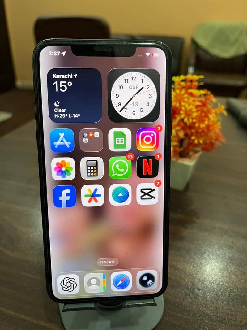 iPhone 11 Pro Max 4