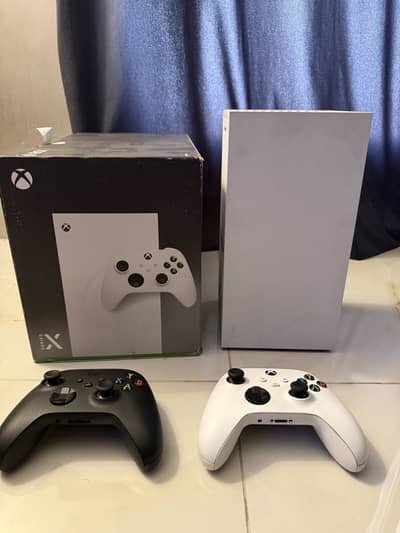 Xbox Series X | 2 months used| 1TB DIGITAL