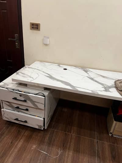 Workstation and Office Table