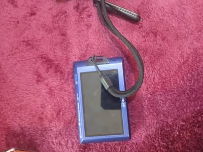 retro digicam Sony Cybershot TX-1 DSC with touch screen