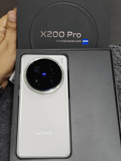 VIVO X200 PRO 16 /512 11 Month Warranty  With Origional New Air Buds