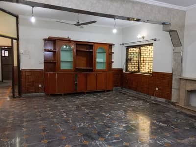 2 Rooms First Floor For Rent