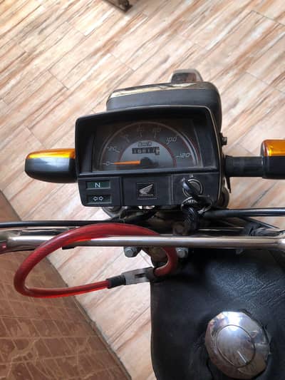 Honda 70cc good condition  total 16500 km  chali hy. bio matric moqa p