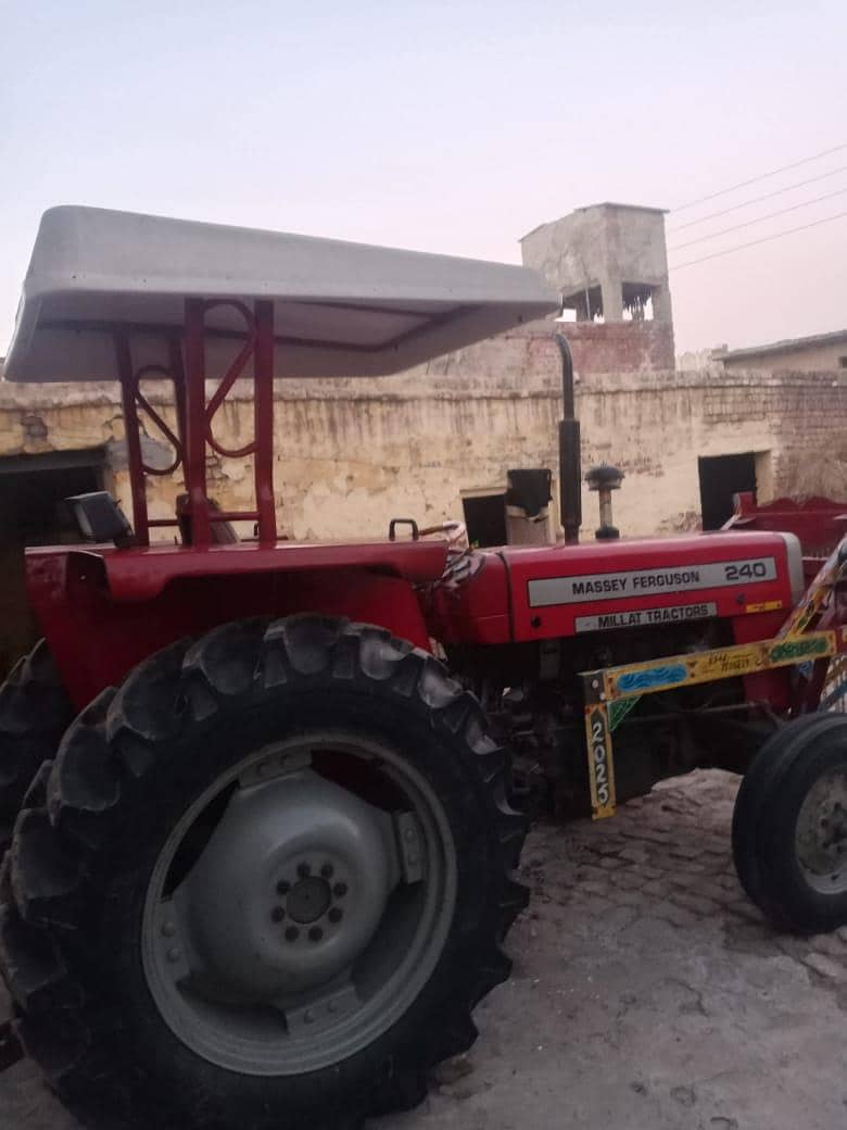 MF 240  model 2011 11