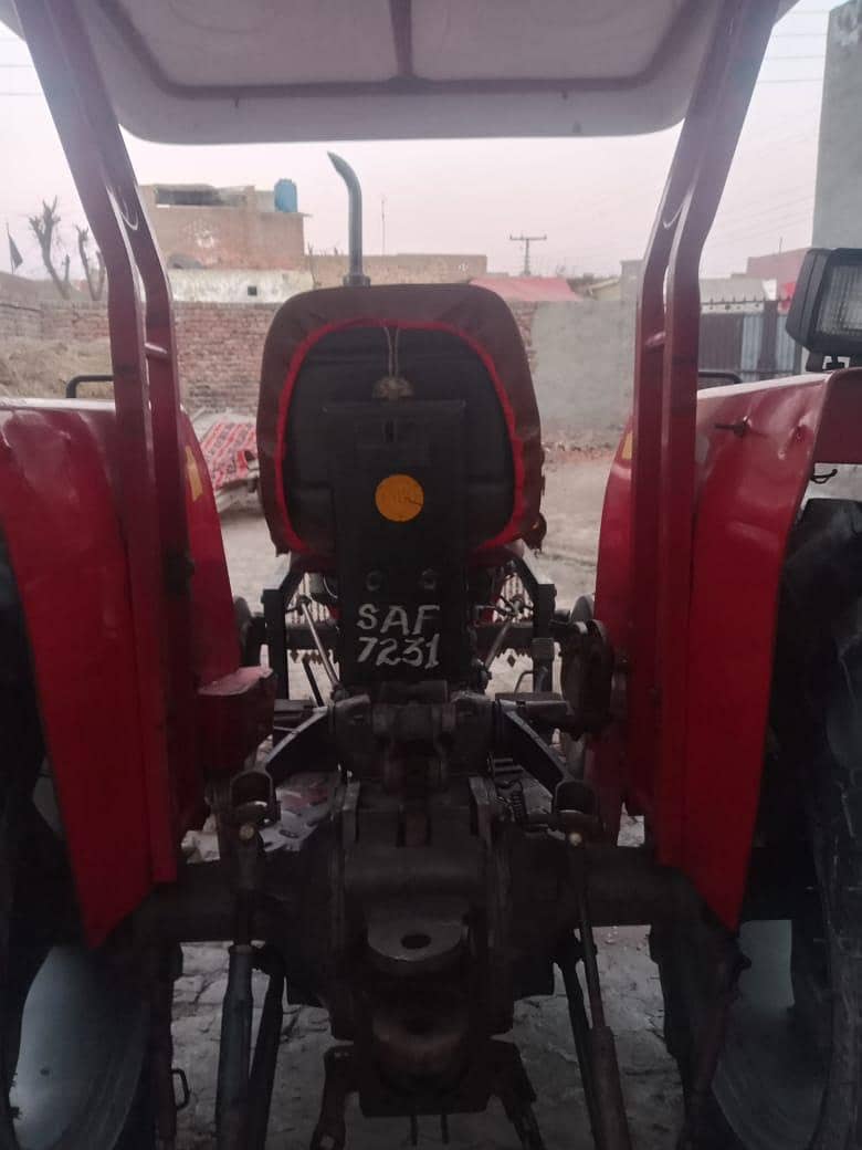 MF 240  model 2011 15