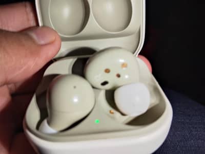 Samsung Galaxy earbuds  pro 2 condition 10 by 10