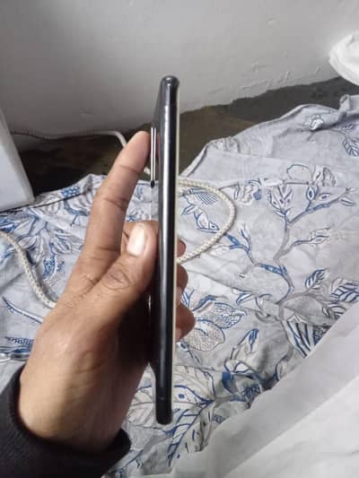 Huawei p30 pro all ok touch crack haai apni original hlat main haai