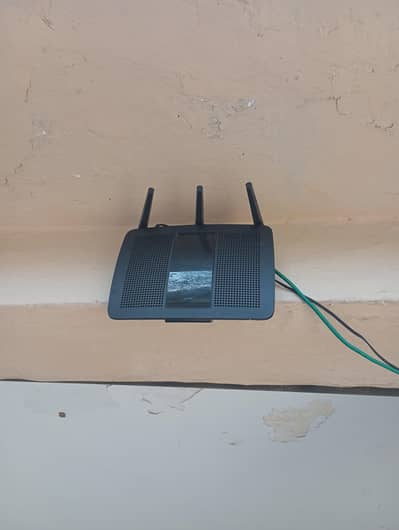 Linksys EA7500- AC1900 Dual Band Gigabit Router