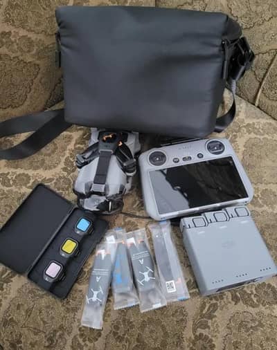 Drone DJI mini 5 Pro 3 battery sath condition 10by10 ha