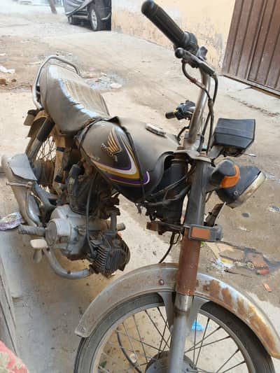 Honda CD70 2015 model