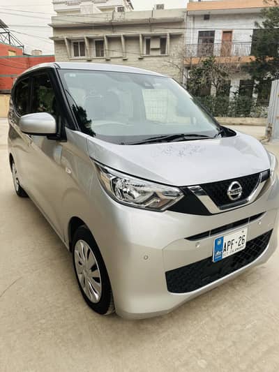 Nissan days only 25 k driven like New fresh import