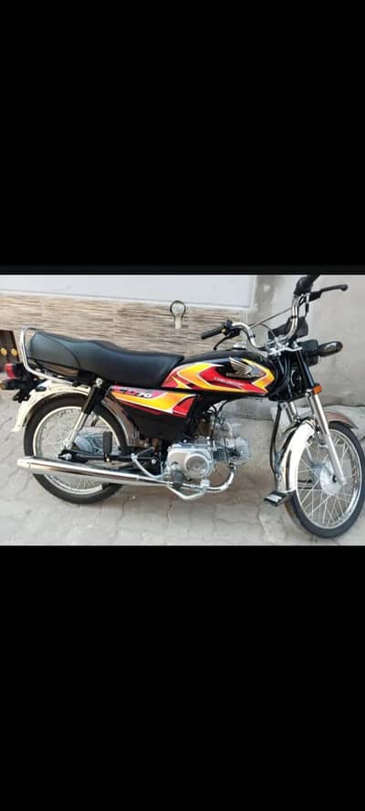 03211072241whtsup krlycc26model genuine new all urgent sale