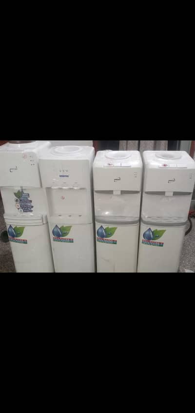 water despensir good locking with warnty back