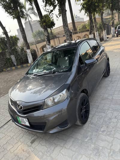 Toyota vitz 13 16