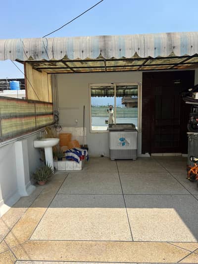 One bedroom with stor kichen & roof for rent