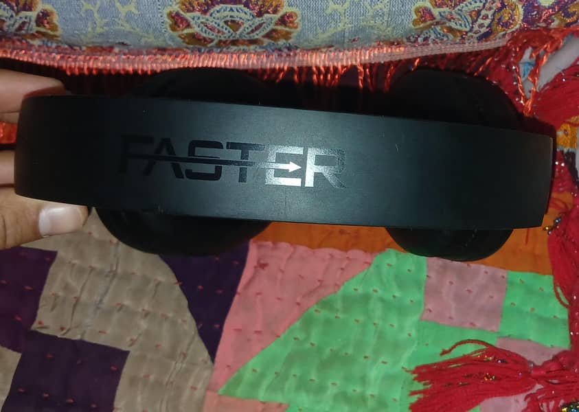 Faster headset 2