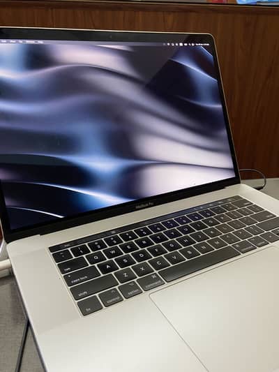 Urgent sale MacBook Pro 2017 - 15 Inches