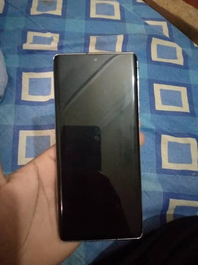 Sharp r6.  Ram 12/128