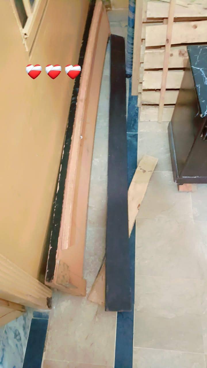 Bed WITH SIDE TABLES 1