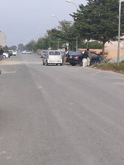 ZEEE Marketing & Builder Offers Near to Park Awesome Location in The Hearth of Phase 8 DHA Lahore 1 Kanal Available