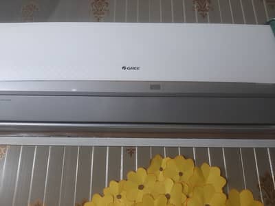 Used AC in very good condition, no fault ever, 2019 installed,