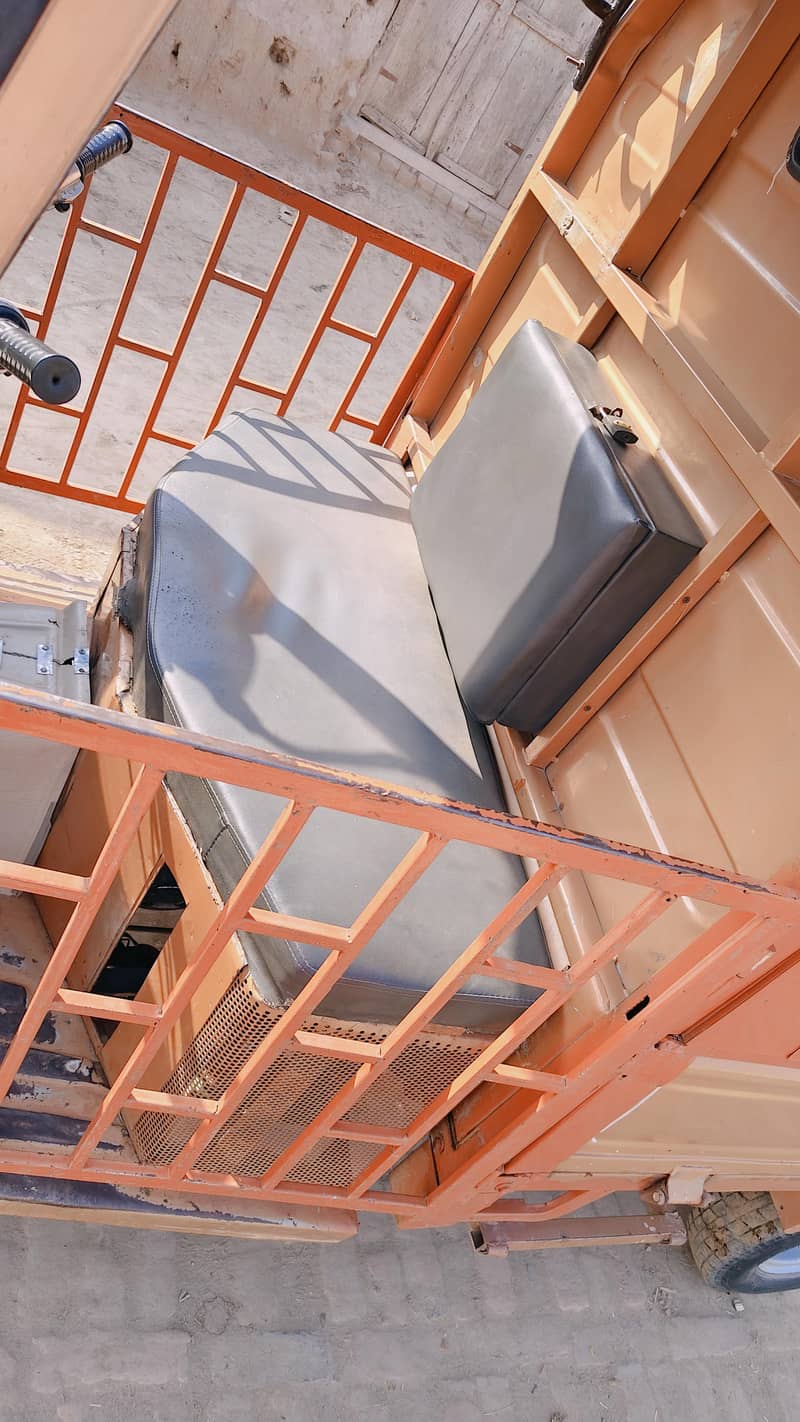 Unique loader 200cc 7