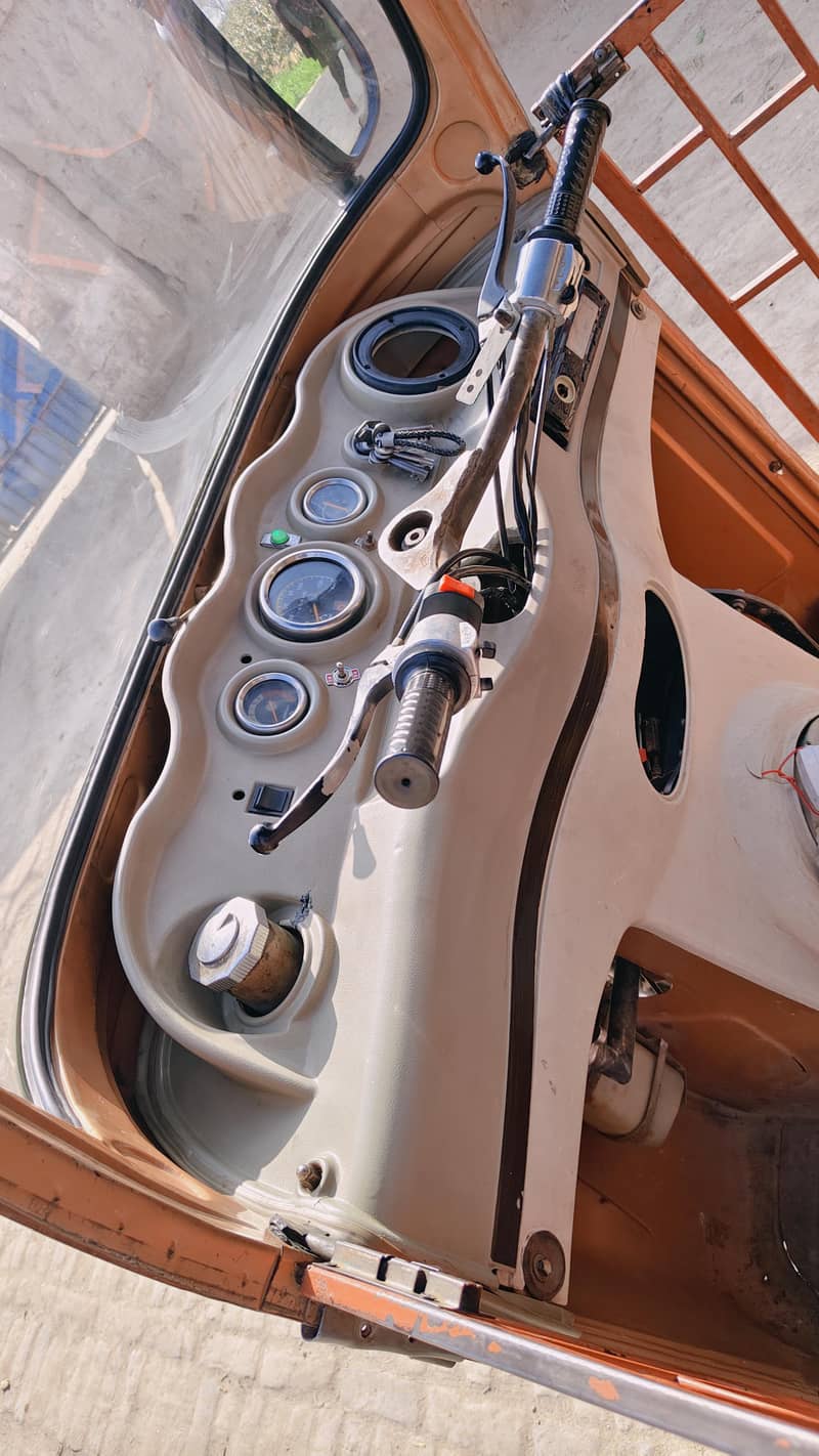 Unique loader 200cc 8