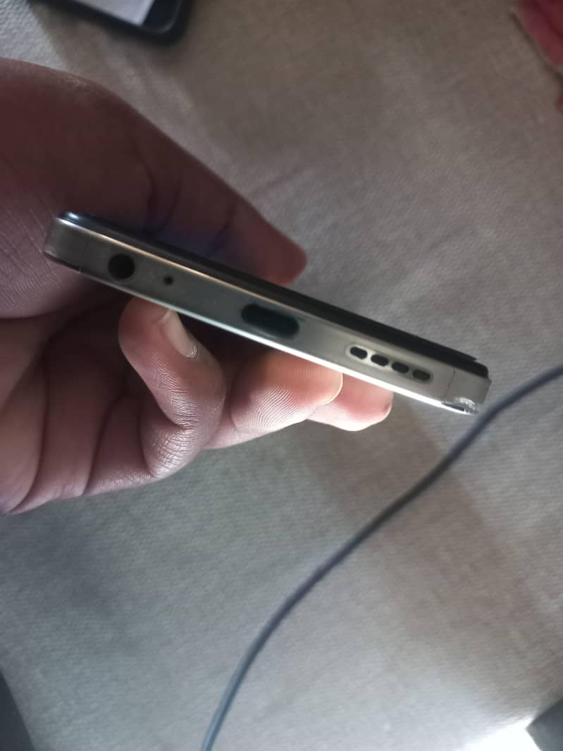 صرف سکرین پر نشان ہے 4