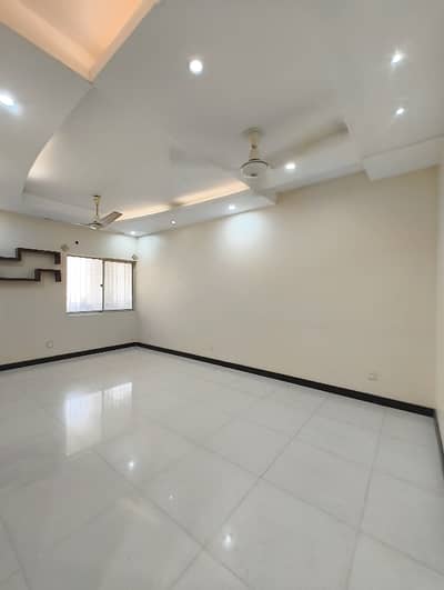 Flat For Rent Apartment Gulistan jauhar block 3A King sheaz 4 Bed DD  1 Lac 30000*Code(15834)*  3 Bed DD 1 Lac *Code(15835)*