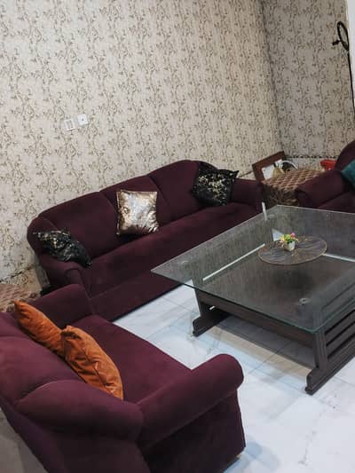 Discounted price sofa set available in premium velvet