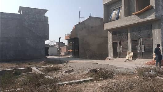 5 Marla plot for sale few steps from New defence road and few steps from 200ft road near Ferozepur road gajjumate Lahore
