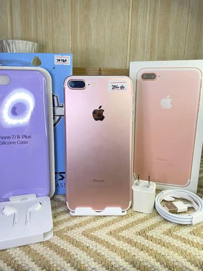 I phone 7 plus 128 GB with box WhatsApp number 0320.3792405