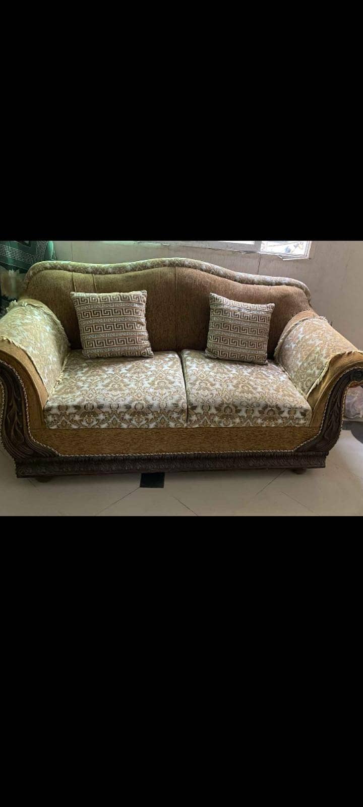 2 seater sofaset 0