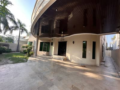 1 KANAL SOLID CONSTRUCTED HOUSE IS AVAILABLE FOR SALE IN VALENCIA HOUSING SOCIETY