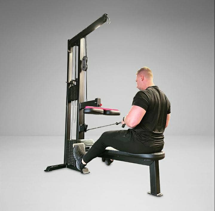LAT PULLDOWN  MACHINE/Home used. 6