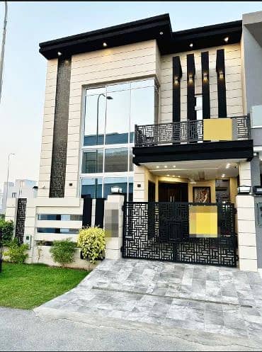 1 KANAL FULL House For Rent In Dha Phase 5 D Block Near To Park