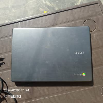 Acer C740 4gb/128gb window 10
