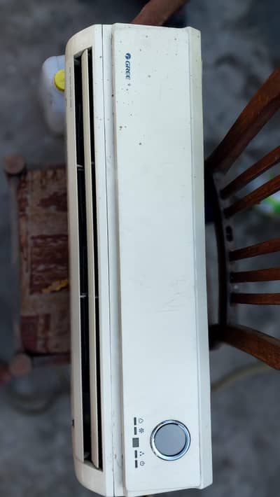 1 ton Ac in good condition 