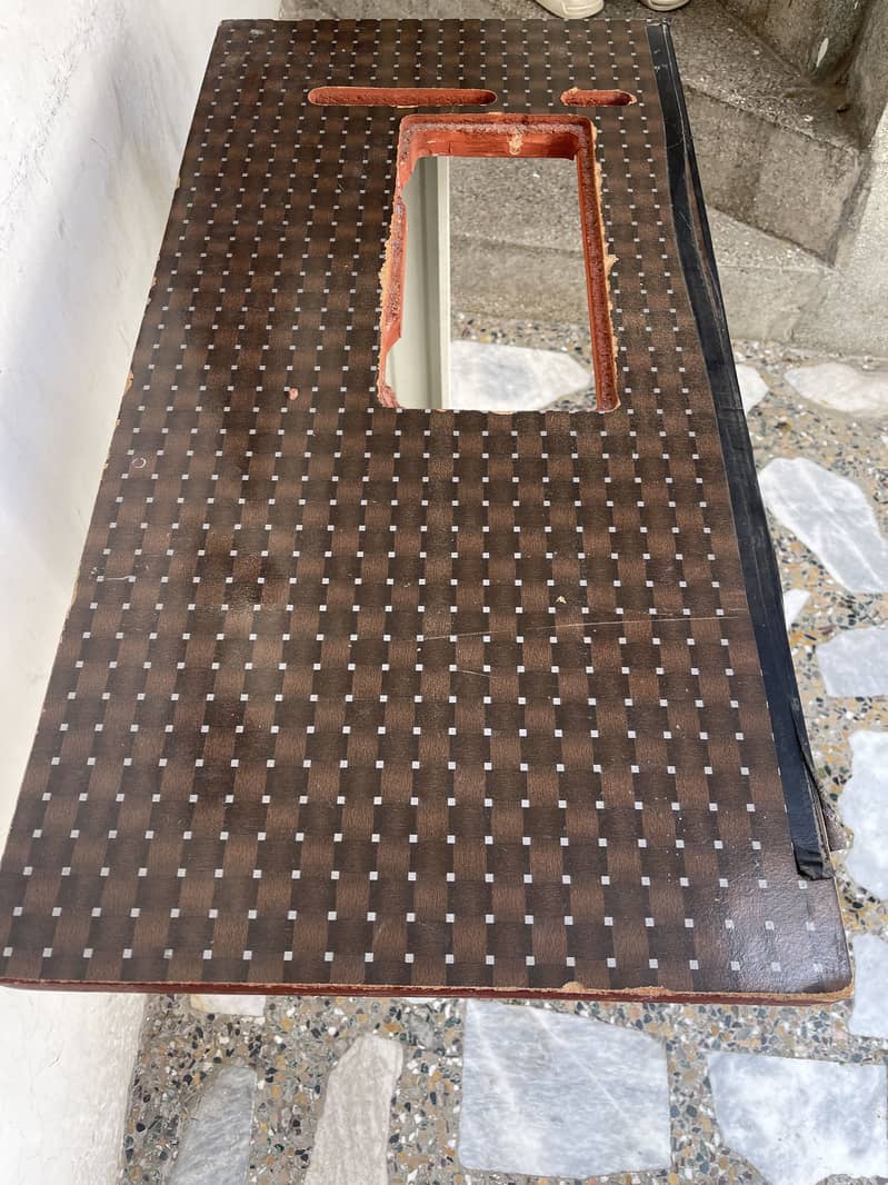 Sewing Machine Table 0
