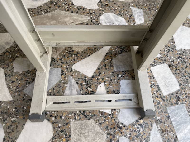 Sewing Machine Table 1