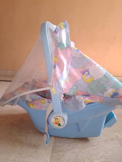 Baby Carrying Cot in Good Condition