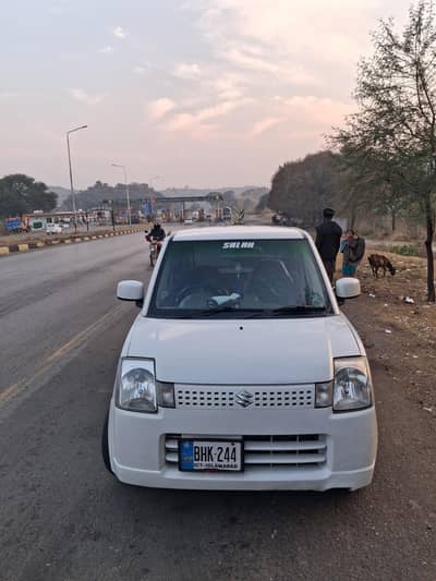 suzuki alto far saĺe