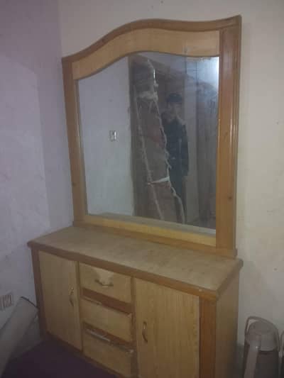 diyar wooden bed with dressing table