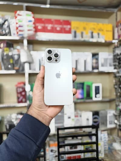 iPhone 15 pro Max  10 button condition Jv battery health %95