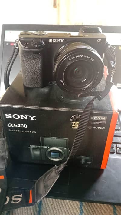 Sony a6400 with 2 batteries and 128ssd card