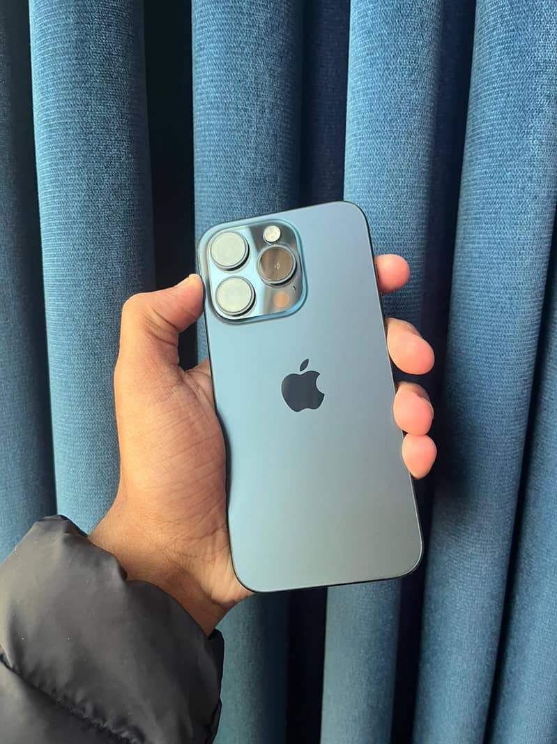 Apple iPhone 15 Pro jv 2